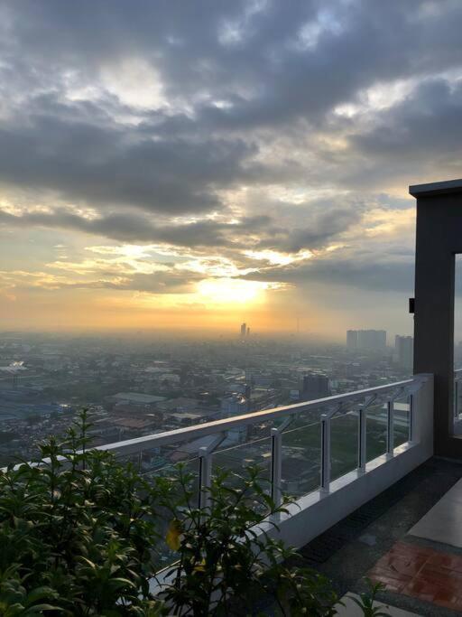 The Celandine By Dmci Homes Caloocan Extérieur photo